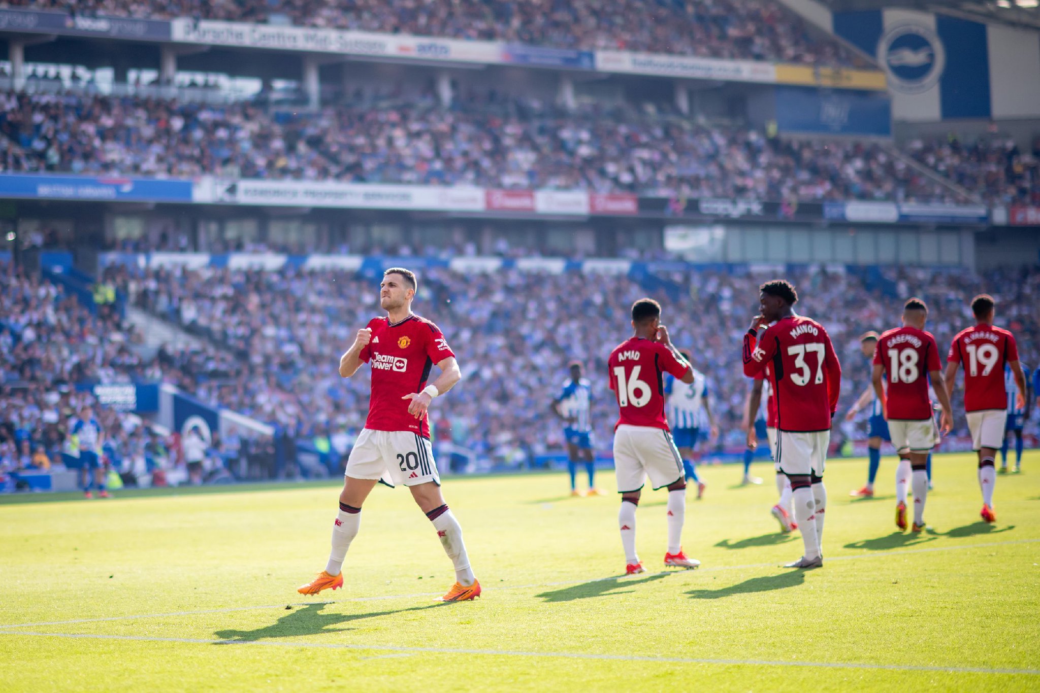 何对埃里克 何对埃里克